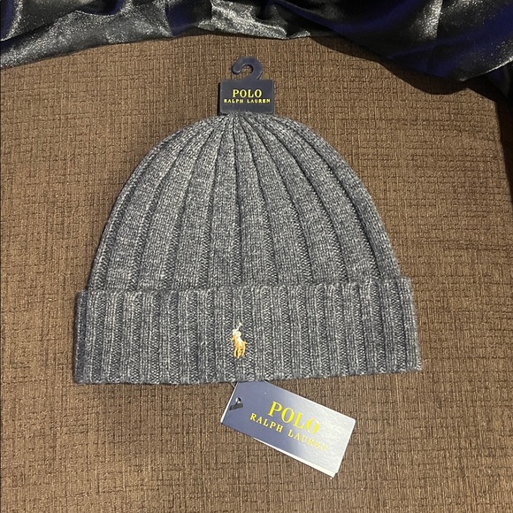 Polo by Ralph Lauren Gray Ribbed Knit Cuffed Beanie with Embroidered Pony - Picture 3 of 7